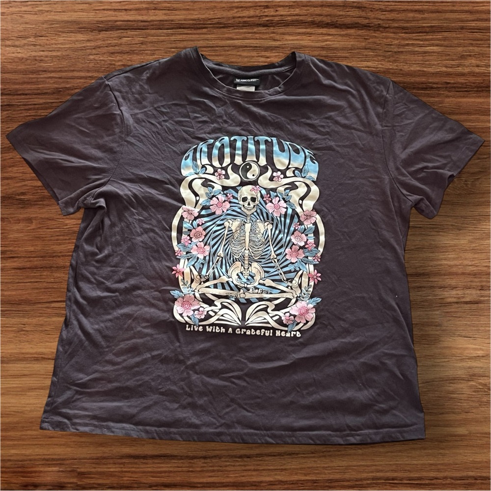 🩶Gray Short Sleeve Graphic Tee🩶